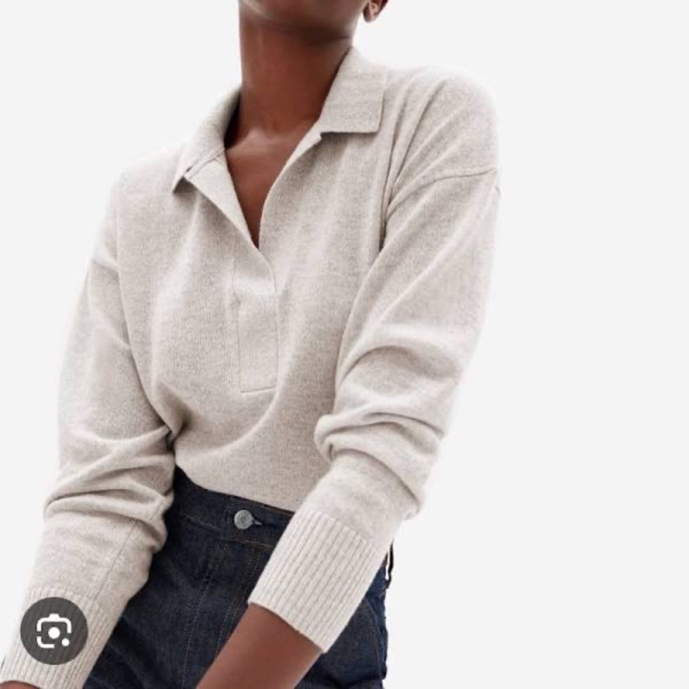 Everlane Women's V-Neck Sweater in Cream